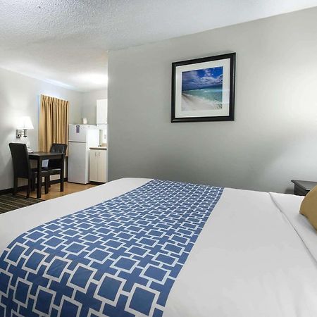 Suburban Extended Stay Hotel Naval Base Area Warrington Esterno foto