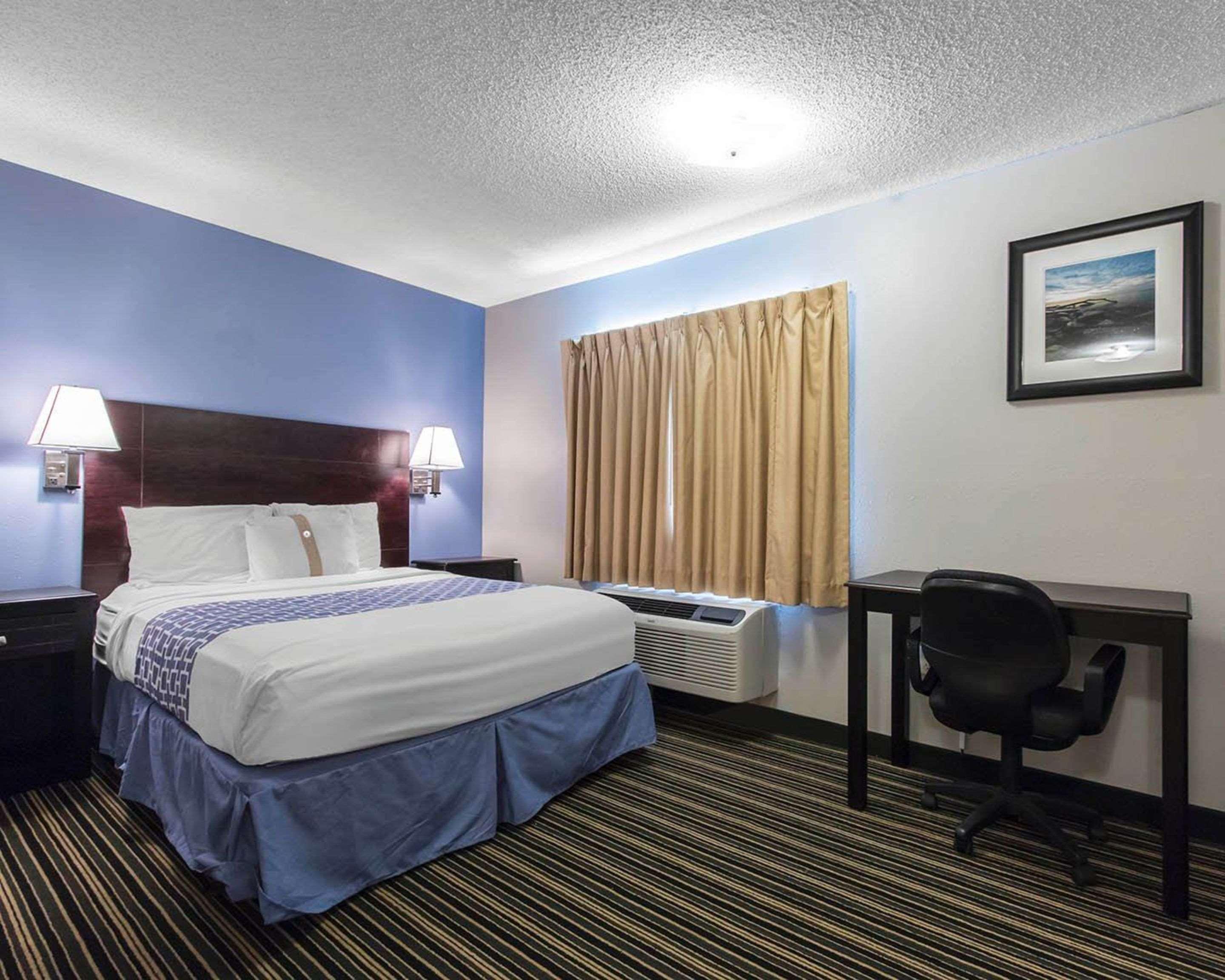 Suburban Extended Stay Hotel Naval Base Area Warrington Esterno foto