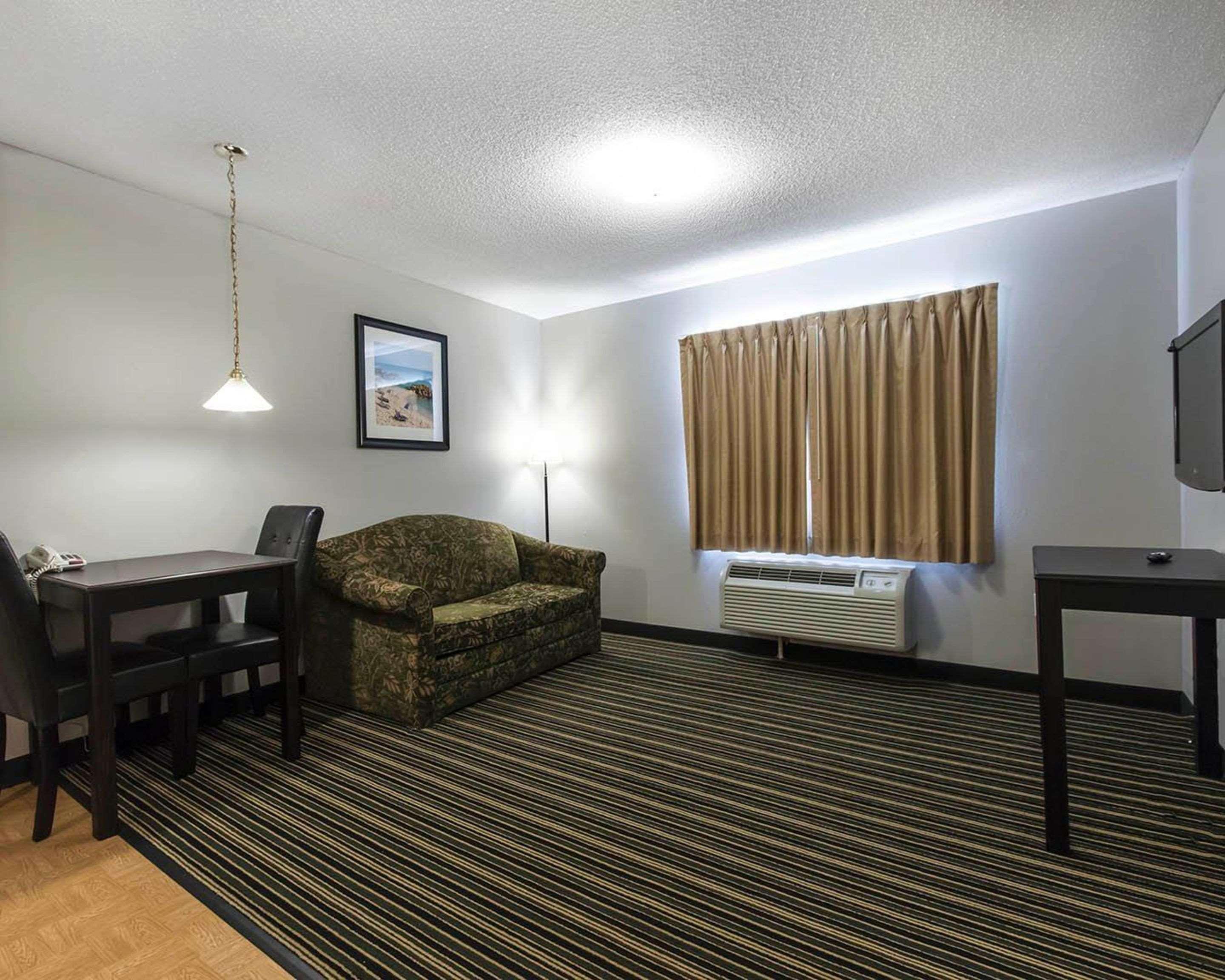 Suburban Extended Stay Hotel Naval Base Area Warrington Esterno foto