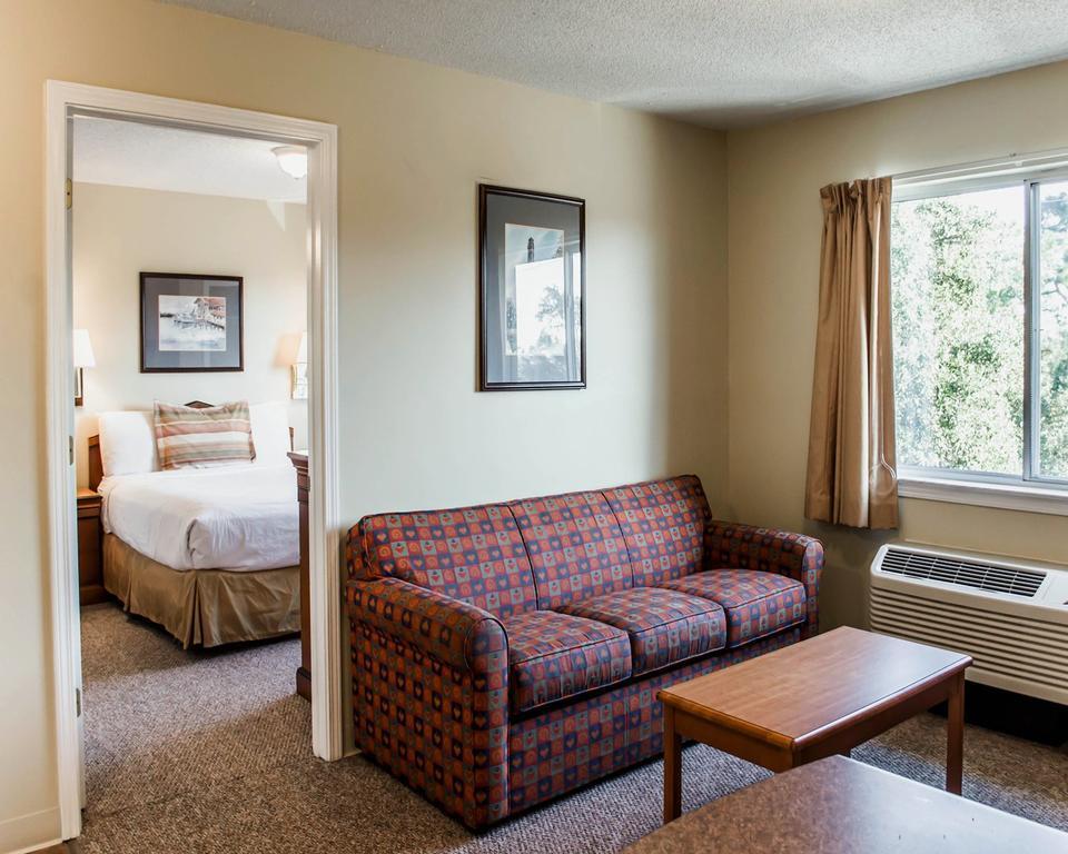 Suburban Extended Stay Hotel Naval Base Area Warrington Esterno foto