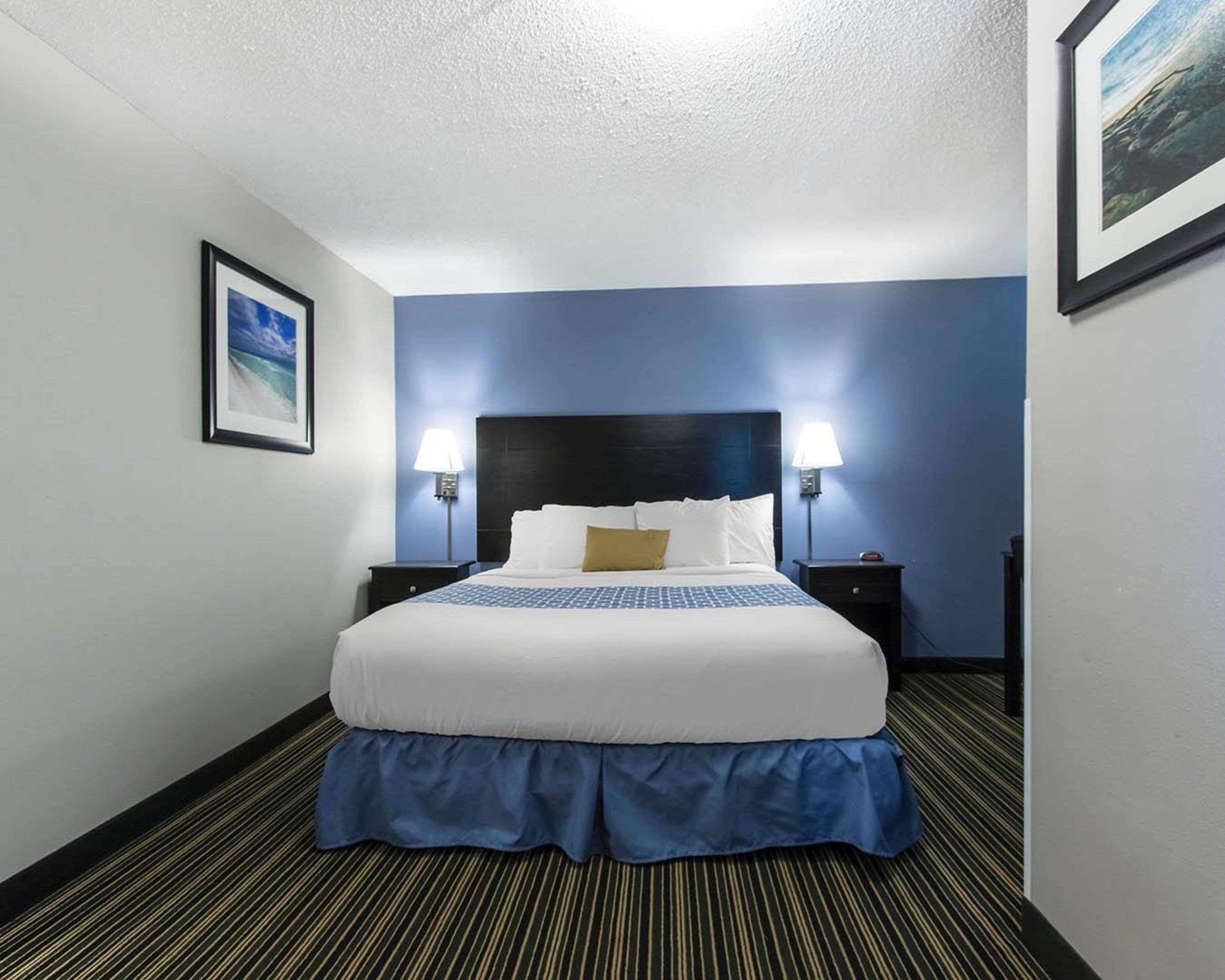 Suburban Extended Stay Hotel Naval Base Area Warrington Esterno foto