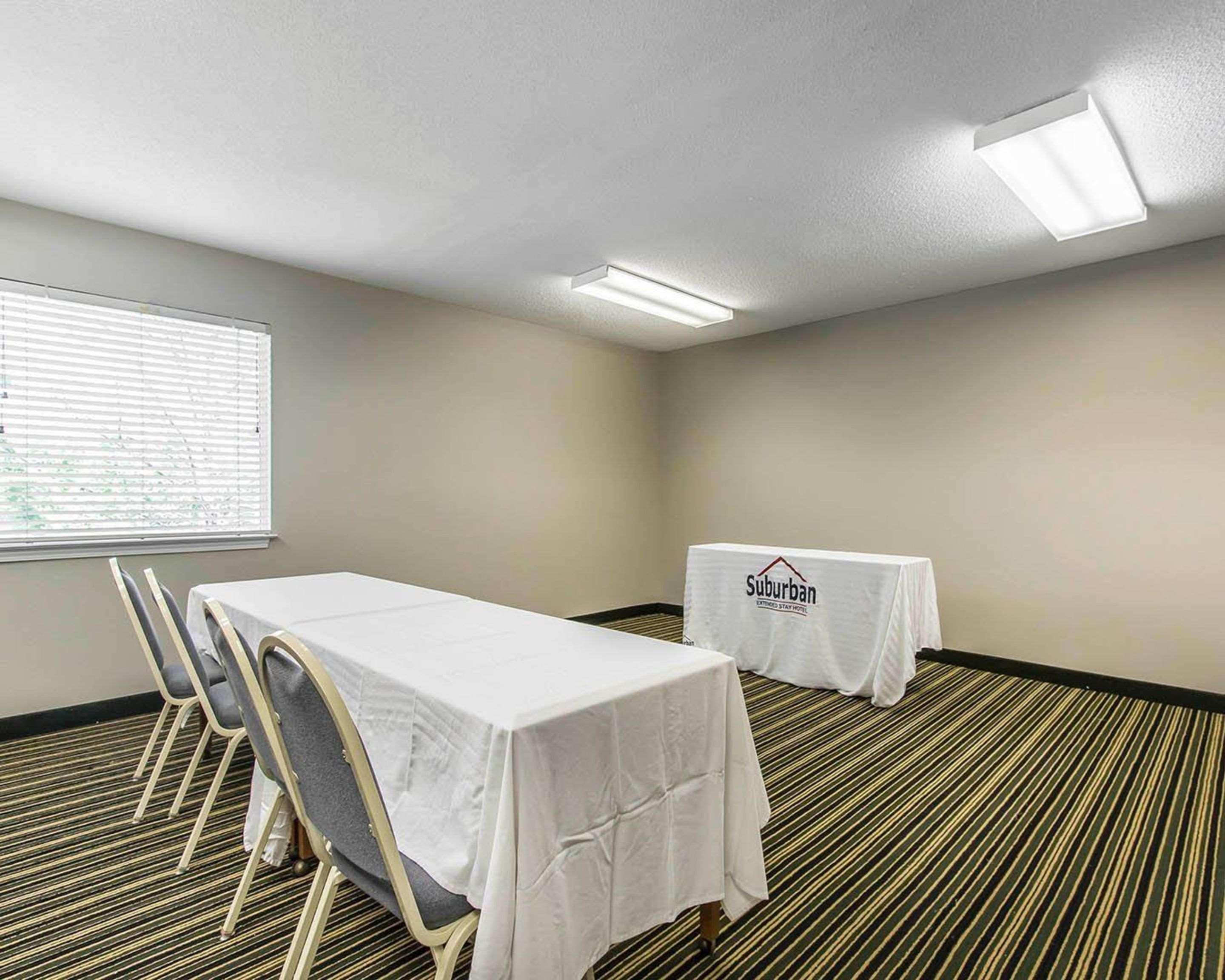 Suburban Extended Stay Hotel Naval Base Area Warrington Esterno foto