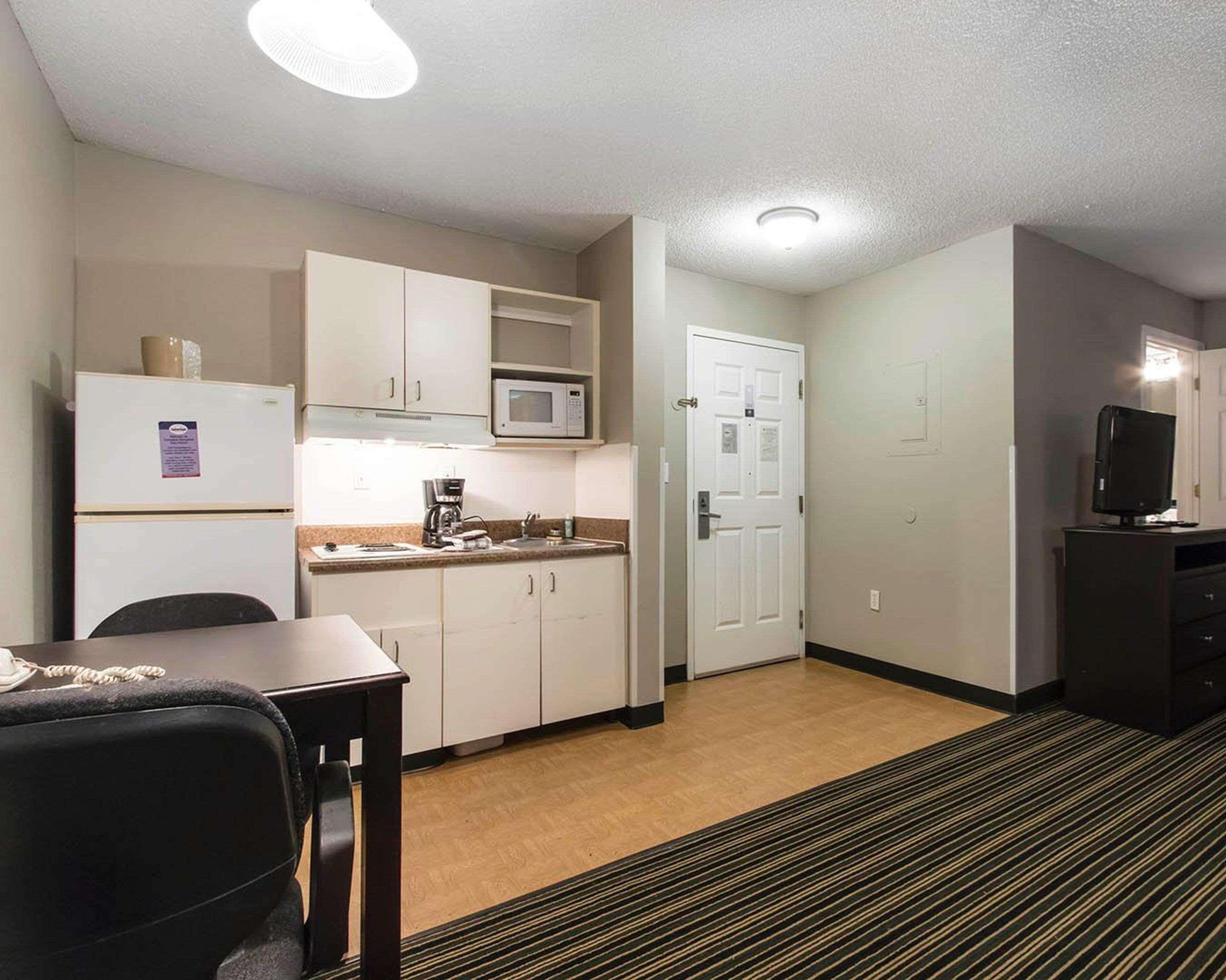Suburban Extended Stay Hotel Naval Base Area Warrington Esterno foto