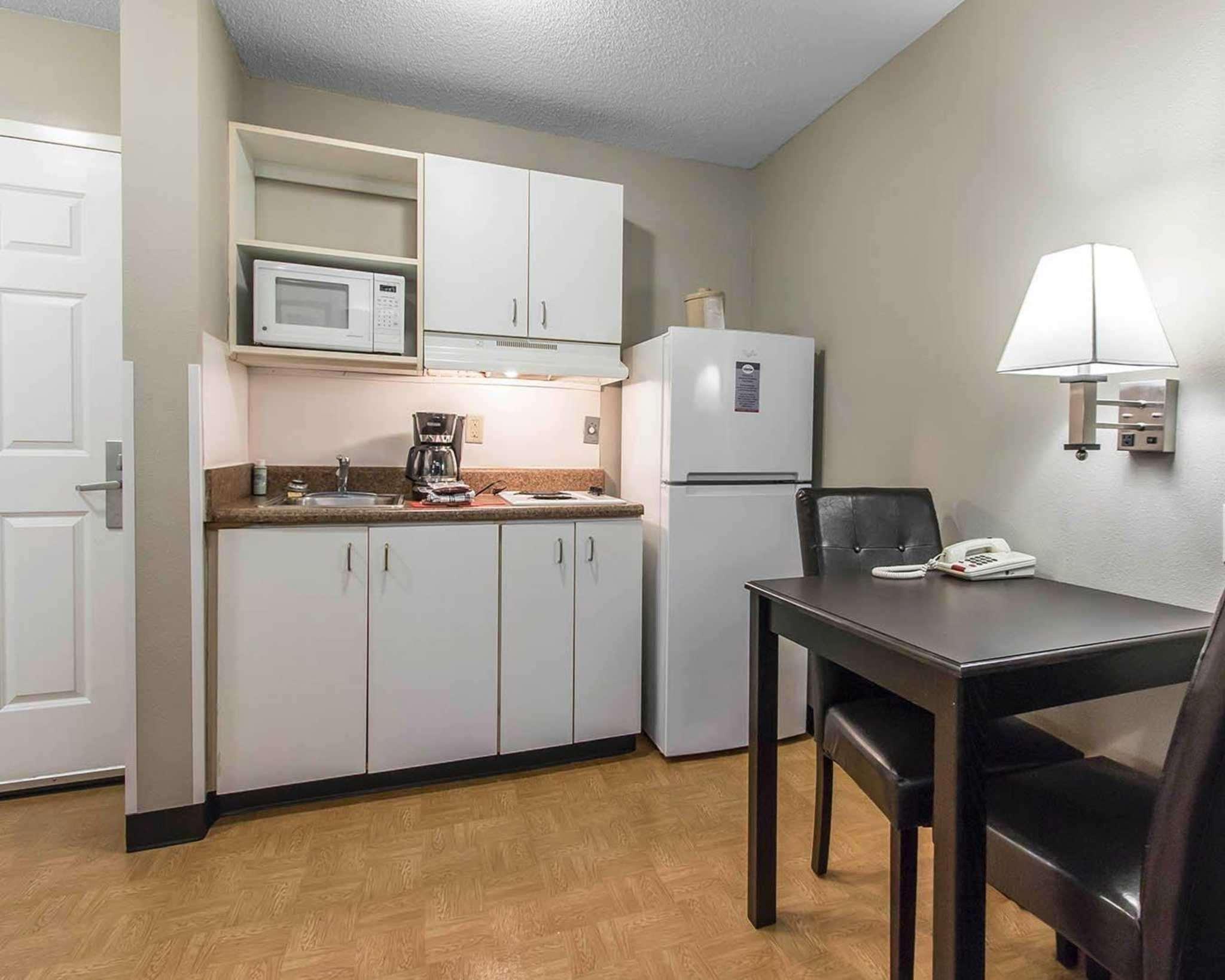 Suburban Extended Stay Hotel Naval Base Area Warrington Esterno foto