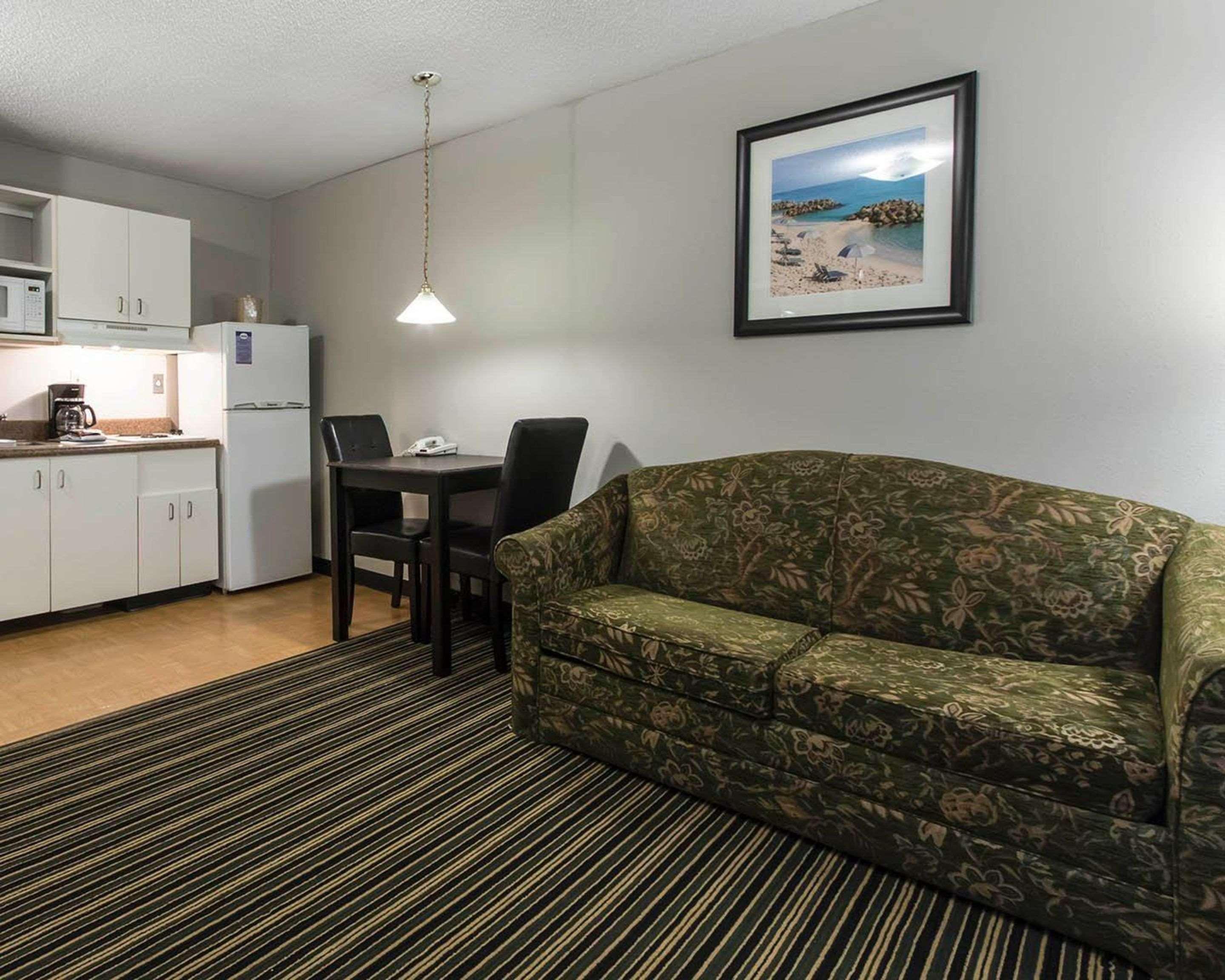 Suburban Extended Stay Hotel Naval Base Area Warrington Esterno foto