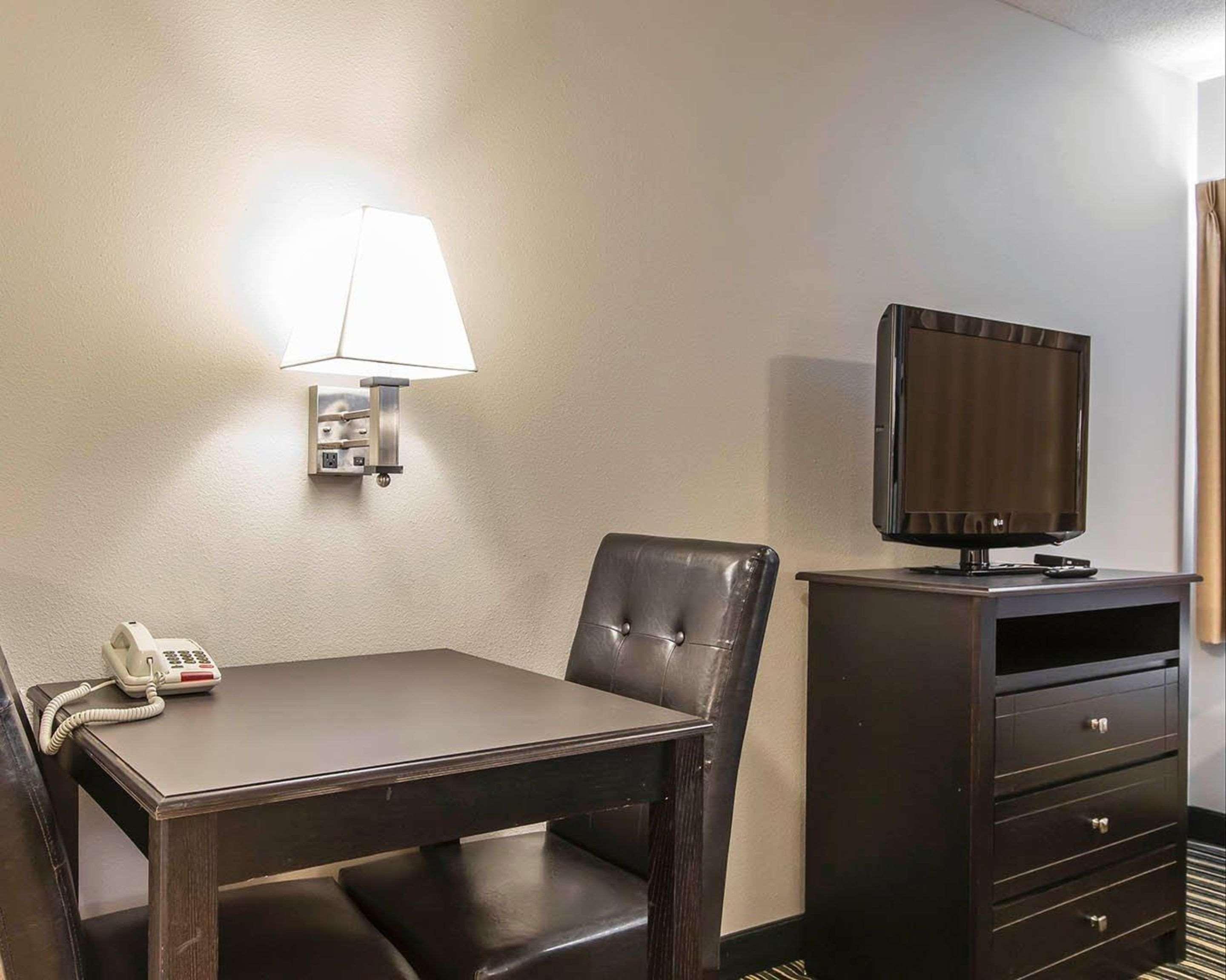 Suburban Extended Stay Hotel Naval Base Area Warrington Esterno foto
