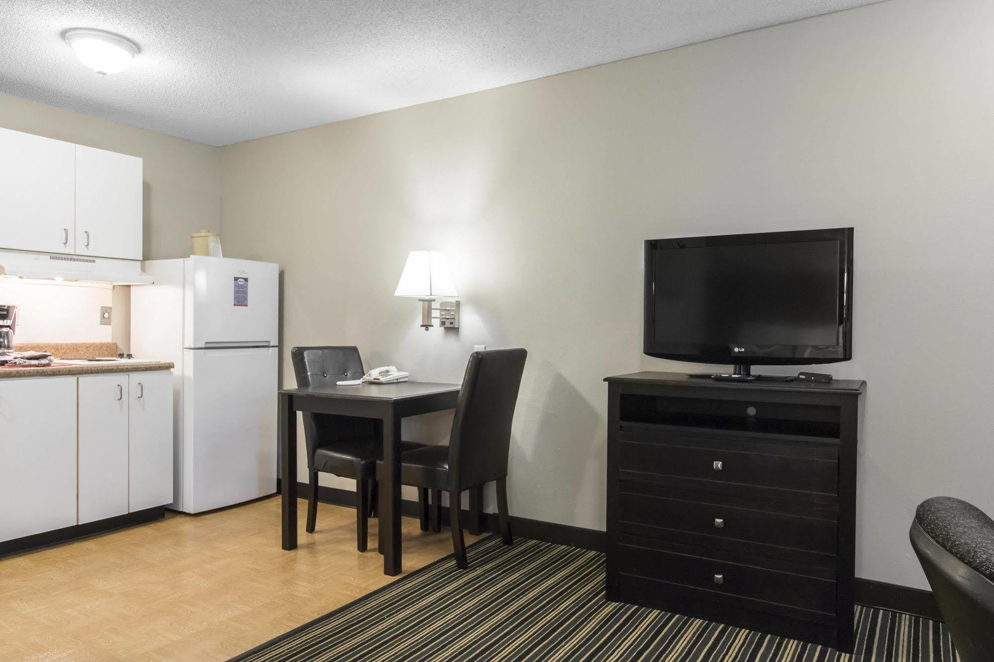 Suburban Extended Stay Hotel Naval Base Area Warrington Esterno foto